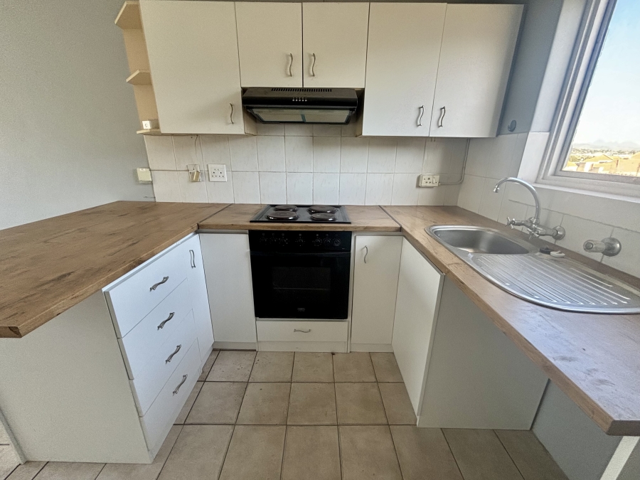 To Let 2 Bedroom Property for Rent in Vredekloof East Western Cape